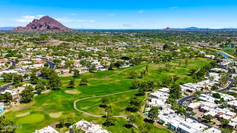View/Area - 2947 E Rose Ln, Phoenix, AZ 85016 photo 8 of 9