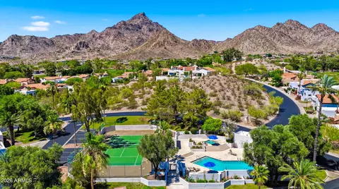 View/Area - 2947 E Rose Ln, Phoenix, AZ 85016 photo 3 of 9