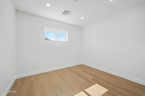 Bedroom - 928 E Georgia Ave, Phoenix, AZ 85014 photo 6 of 7