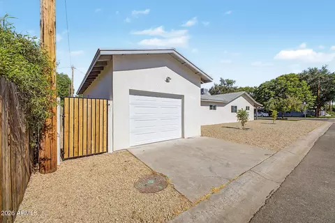 Exterior - 928 E Georgia Ave, Phoenix, AZ 85014 photo 4 of 9