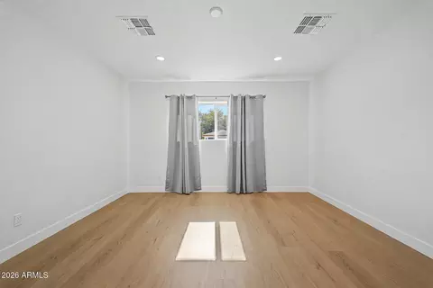 Bedroom - 928 E Georgia Ave, Phoenix, AZ 85014 photo 2 of 7