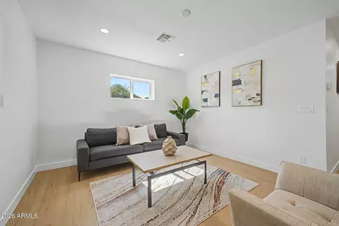 Living - 928 E Georgia Ave, Phoenix, AZ 85014 photo 2 of 4