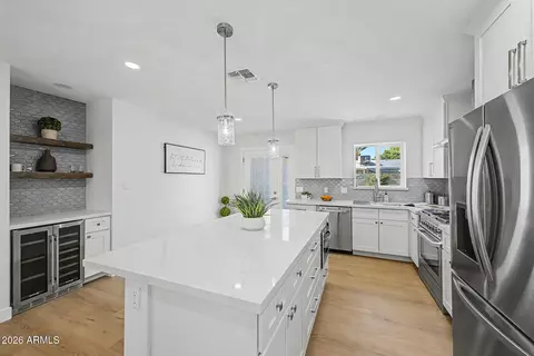 Kitchen - 928 E Georgia Ave, Phoenix, AZ 85014 photo 2 of 6
