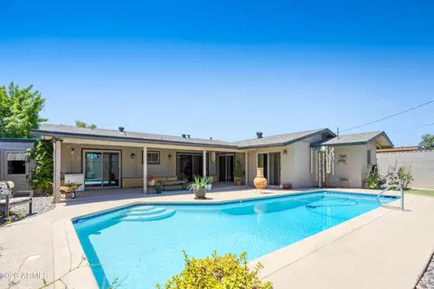 864 W Tulsa St, Chandler, AZ 85225