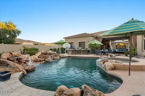 Exterior - 6427 S Magic Ct, Gilbert, AZ 85298 photo 7 of 21