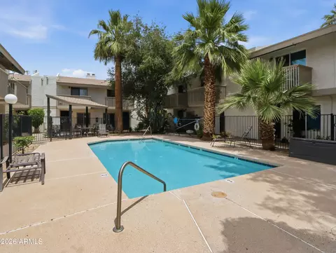 Exterior - 1402 E Osborn Rd #2, Phoenix, AZ 85014 photo 4 of 7