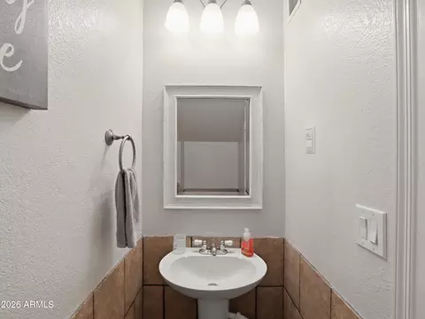 Bath - 1402 E Osborn Rd #2, Phoenix, AZ 85014 photo 1 of 4