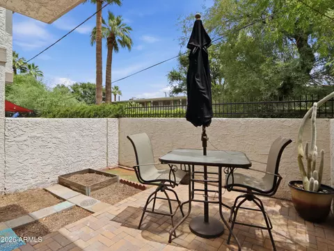 Exterior - 1402 E Osborn Rd #2, Phoenix, AZ 85014 photo 2 of 7