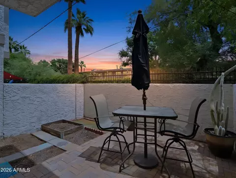 Exterior - 1402 E Osborn Rd #2, Phoenix, AZ 85014 photo 5 of 7