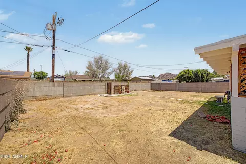 Exterior - 820 E Butler Dr, Phoenix, AZ 85020 photo 1 of 8
