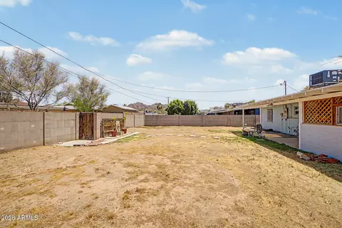 Exterior - 820 E Butler Dr, Phoenix, AZ 85020 photo 6 of 8