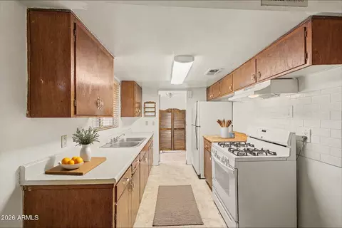 Kitchen - 820 E Butler Dr, Phoenix, AZ 85020 photo 1 of 3