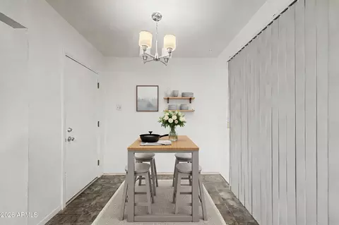 Dining - 820 E Butler Dr, Phoenix, AZ 85020 photo 1 of 1