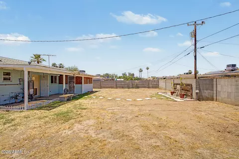 Exterior - 820 E Butler Dr, Phoenix, AZ 85020 photo 4 of 8