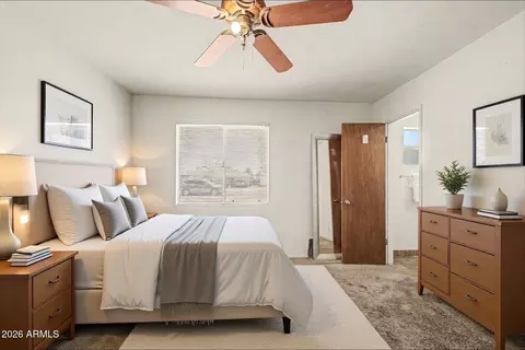 Bedroom - 820 E Butler Dr, Phoenix, AZ 85020 photo 1 of 5