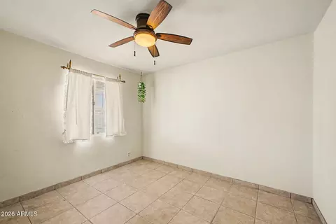 Bedroom - 820 E Butler Dr, Phoenix, AZ 85020 photo 4 of 5