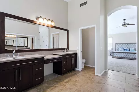 Bath - 4601 E Ramuda Dr, Phoenix, AZ 85050 photo 5 of 5