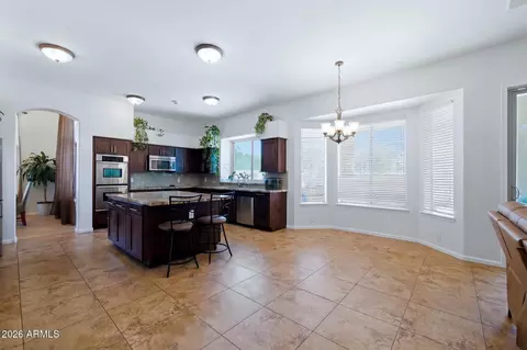 Kitchen - 4601 E Ramuda Dr, Phoenix, AZ 85050 photo 3 of 6