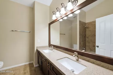 Bath - 4601 E Ramuda Dr, Phoenix, AZ 85050 photo 4 of 5