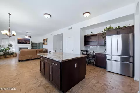 Kitchen - 4601 E Ramuda Dr, Phoenix, AZ 85050 photo 2 of 6
