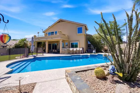 Exterior - 4601 E Ramuda Dr, Phoenix, AZ 85050 photo 1 of 6