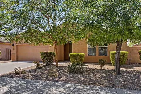 Exterior - 1447 E Warbler Rd, Gilbert, AZ 85297 photo 4 of 8