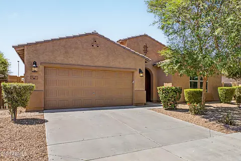 Exterior - 1447 E Warbler Rd, Gilbert, AZ 85297 photo 2 of 8