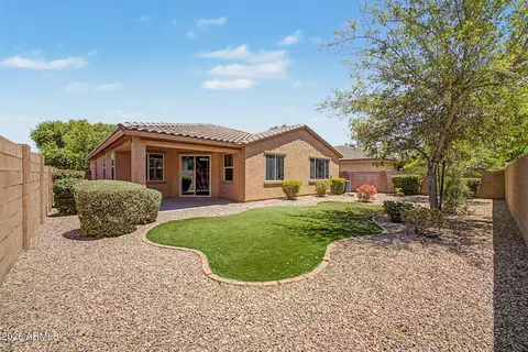 Exterior - 1447 E Warbler Rd, Gilbert, AZ 85297 photo 6 of 8