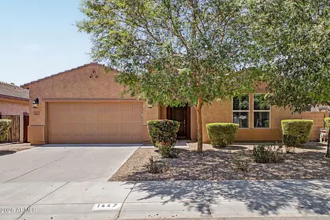 Exterior - 1447 E Warbler Rd, Gilbert, AZ 85297 photo 1 of 8