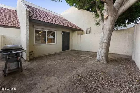Exterior - 427 E Ironwood Dr, Phoenix, AZ 85020 photo 2 of 7