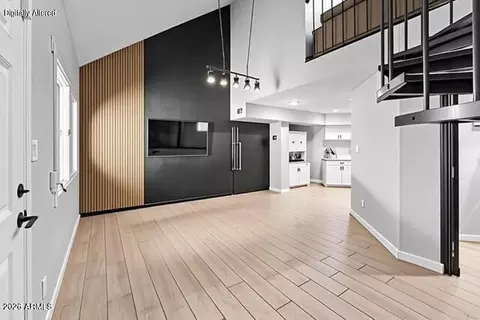 Living - 427 E Ironwood Dr, Phoenix, AZ 85020 photo 1 of 3