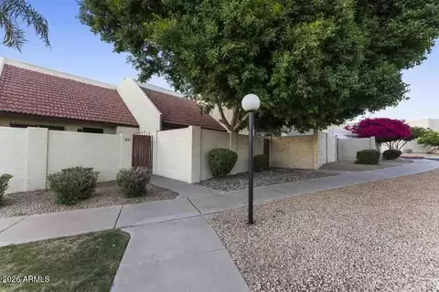 Exterior - 427 E Ironwood Dr, Phoenix, AZ 85020 photo 1 of 7