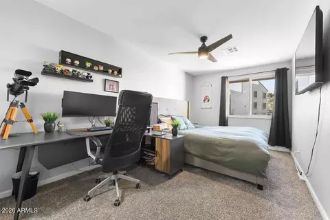 Bedroom - 427 E Ironwood Dr, Phoenix, AZ 85020 photo 1 of 3