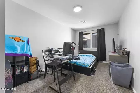 Bedroom - 427 E Ironwood Dr, Phoenix, AZ 85020 photo 2 of 3
