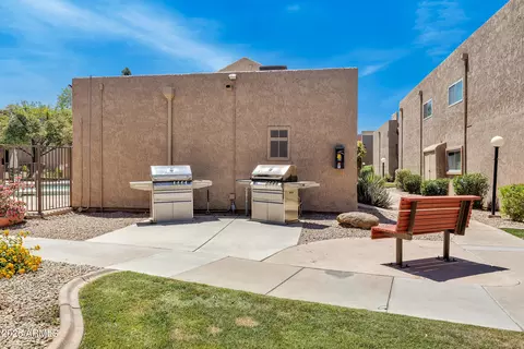 Exterior - 5525 E Thomas Rd #A1, Phoenix, AZ 85018 photo 5 of 6