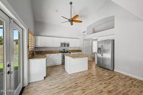 Kitchen - 3575 E Bruce Ave, Gilbert, AZ 85234 photo 4 of 5