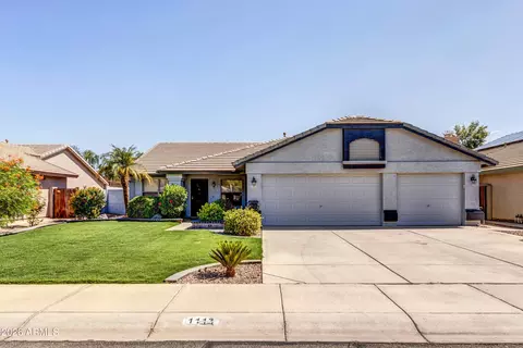 Exterior - 1113 E Betsy Ln, Gilbert, AZ 85296 photo 2 of 8