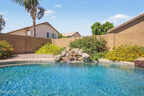 Exterior - 691 Eagle Ln, Gilbert, AZ 85296 photo 5 of 5