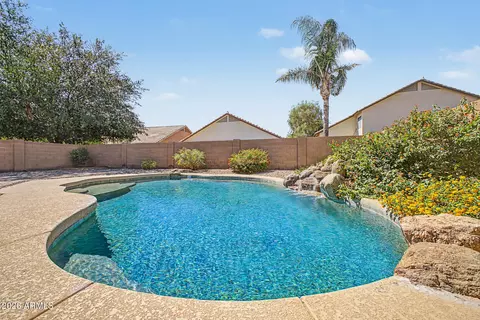 Exterior - 691 Eagle Ln, Gilbert, AZ 85296 photo 4 of 5