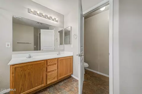 Bath - 691 Eagle Ln, Gilbert, AZ 85296 photo 3 of 4