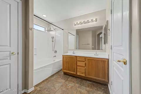 Bath - 691 Eagle Ln, Gilbert, AZ 85296 photo 1 of 4