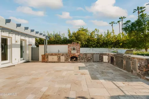 Exterior - 5915 E Arcadia Ln, Phoenix, AZ 85018 photo 5 of 7