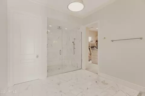 Bath - 5915 E Arcadia Ln, Phoenix, AZ 85018 photo 3 of 4