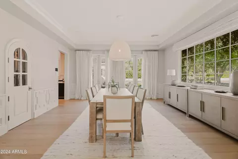 Dining - 5915 E Arcadia Ln, Phoenix, AZ 85018 photo 1 of 2