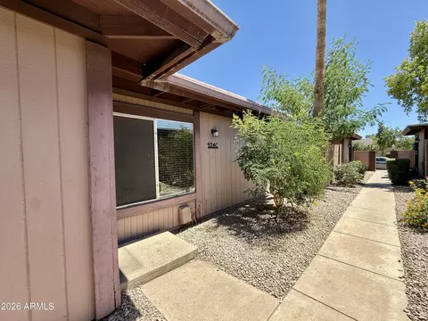 924 S Hacienda Dr #C, Tempe, AZ 85281