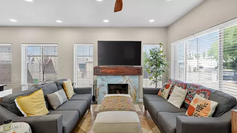 Living - 1627 Earll Dr, Phoenix, AZ 85016 photo 1 of 2