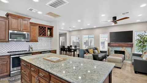 Kitchen - 1627 Earll Dr, Phoenix, AZ 85016 photo 3 of 5