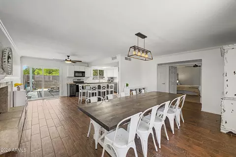 Dining - 3632 E Sunnyside Dr, Phoenix, AZ 85028 photo 1 of 1
