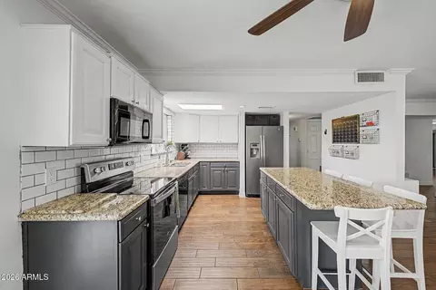 Kitchen - 3632 E Sunnyside Dr, Phoenix, AZ 85028 photo 2 of 3
