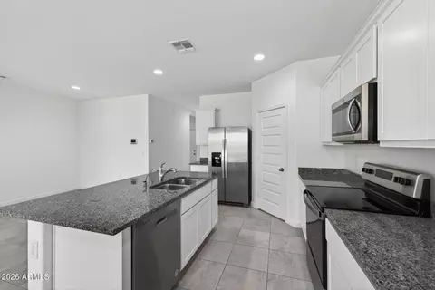 Kitchen - 2432 W Shanley Ave, Apache Junction, AZ 85120 photo 2 of 4